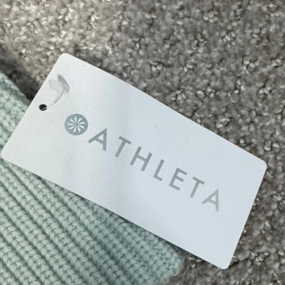 NWT Athleta Women’s Mint Green Fold-Over Knit Cozy Hour Beanie